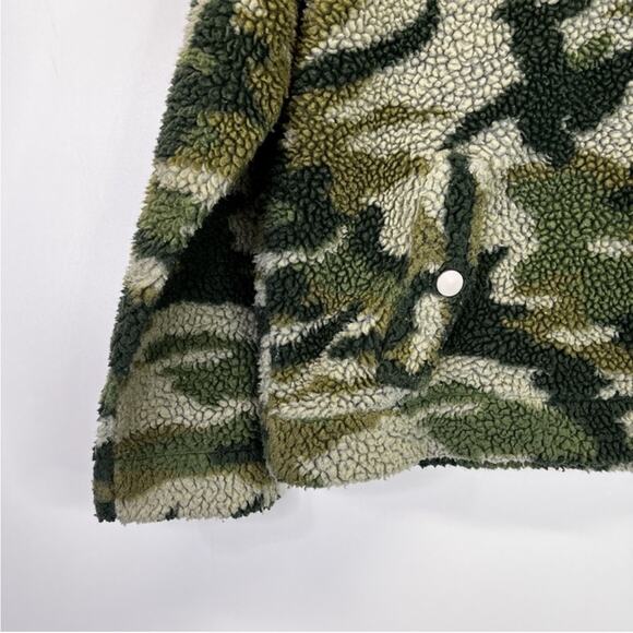 J. Crew Camo Printed Sherpa jacket green - XS - Picture 6 of 11